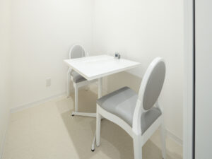 エミナルクリニック 福岡天神院 院内の様子 カウンセリングルーム