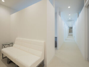 エミナルクリニック 福岡天神院 院内の様子 廊下