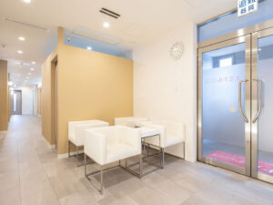 エミナルクリニック 広島院 院内の様子 待合室