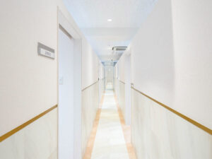 エミナルクリニック 池袋院 院内の様子 廊下