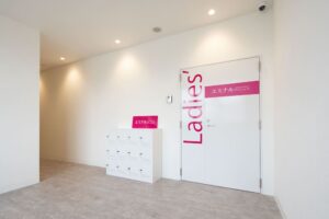 エミナルクリニック 鹿児島院 院内の様子 エントランス