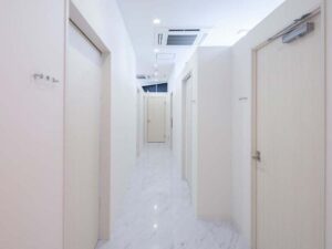 エミナルクリニック 神戸院(旧:神戸御幸通院) 院内の様子 廊下
