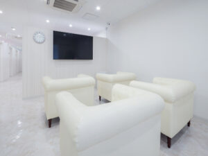 エミナルクリニック 郡山院 院内の様子 待合室