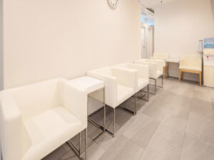 エミナルクリニック 長崎院 院内の様子 待合室