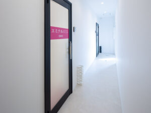 エミナルクリニック 那覇院 院内の様子 エントランス