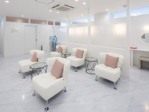 エミナルクリニック 奈良院 院内の様子 待合室