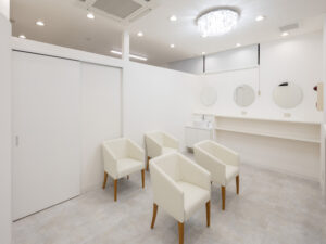エミナルクリニック 新潟院 院内の様子 待合室