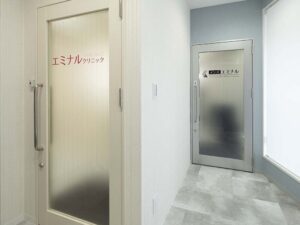 エミナルクリニック 新宿西口院 院内の様子 エントランス