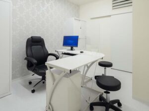 エミナルクリニック 新宿西口院 院内の様子 診察室