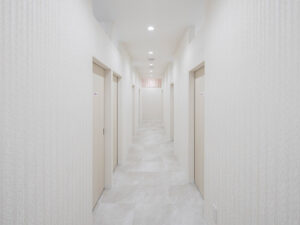 エミナルクリニック 立川院 院内の様子 廊下