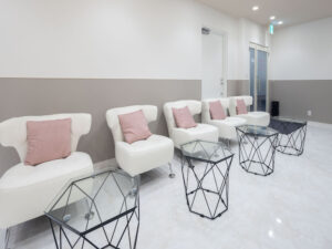 エミナルクリニック 天王寺院 院内の様子 待合室