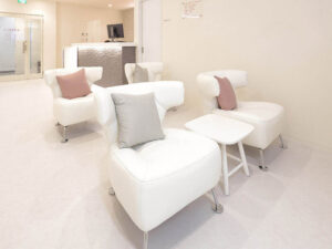 エミナルクリニック 和歌山院 院内の様子 待合室