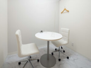 エミナルクリニック 横浜院 院内の様子 カウンセリングルーム