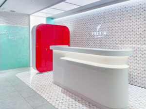 フレイアクリニック 大阪梅田院 院内の様子 受付