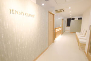 ジェニークリニック 新宿東口院 院内の様子 受付