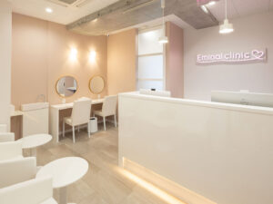 エミナルクリニック 佐世保院 院内の様子 受付